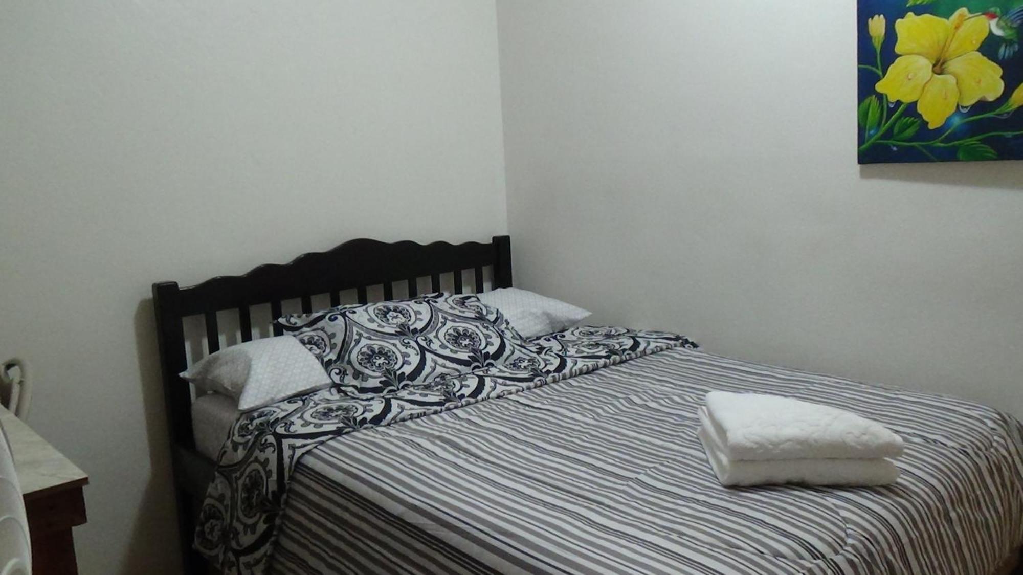 Hacienda Tropical Guest House Belmopan Room photo